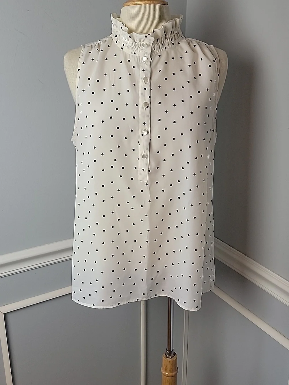 J.CREW Cream Navy Blue Polka Dot Ruffle Neck Collar Half Button Down‎ Career Top